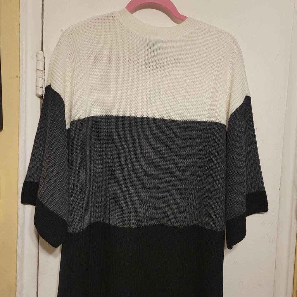 Matty M Women' Elbow Length Wide Sleeve Color Block Sweater SZ XXL